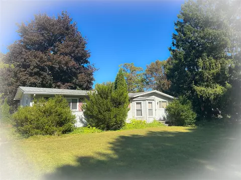 1735 Milton, Rochester Hills, MI 48307