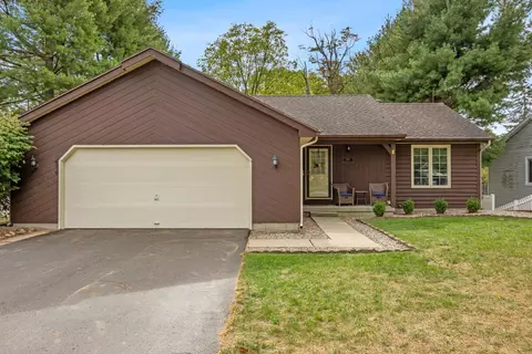 2194 Oak Holw, Jenison, MI 49428