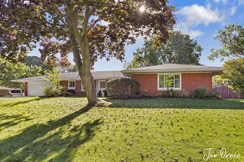 814 Bertsch, Holland, MI 49423