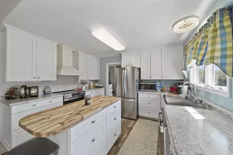 Kitchen - 7165 Clinton, Jackson, MI 49201 photo 2 of 5