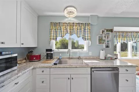 Kitchen - 7165 Clinton, Jackson, MI 49201 photo 3 of 5