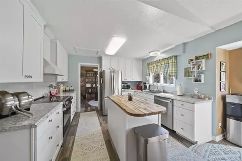 Kitchen - 7165 Clinton, Jackson, MI 49201 photo 1 of 5