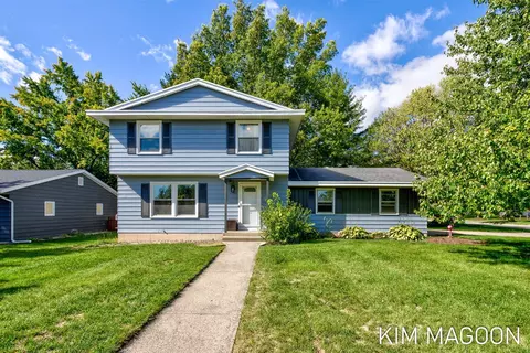 499 Floyd, Coopersville, MI 49404
