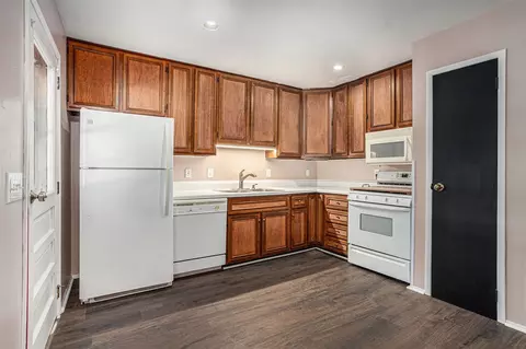 623 Glenview, Plainwell, MI 49080 photo 8