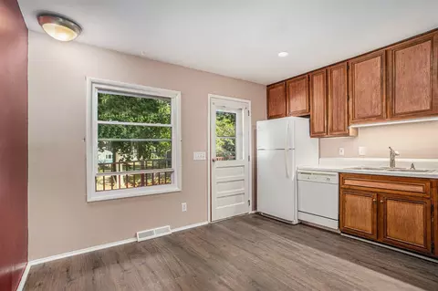 623 Glenview, Plainwell, MI 49080 photo 6
