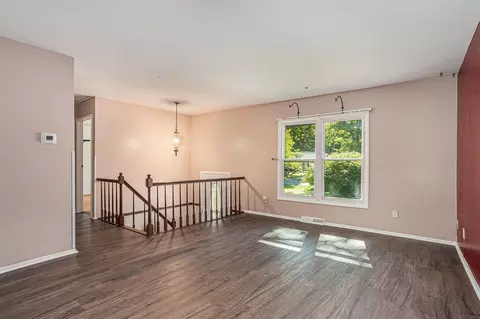 623 Glenview, Plainwell, MI 49080 photo 3