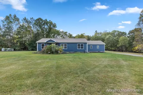 2929 Montcalm, Lowell, MI 49331