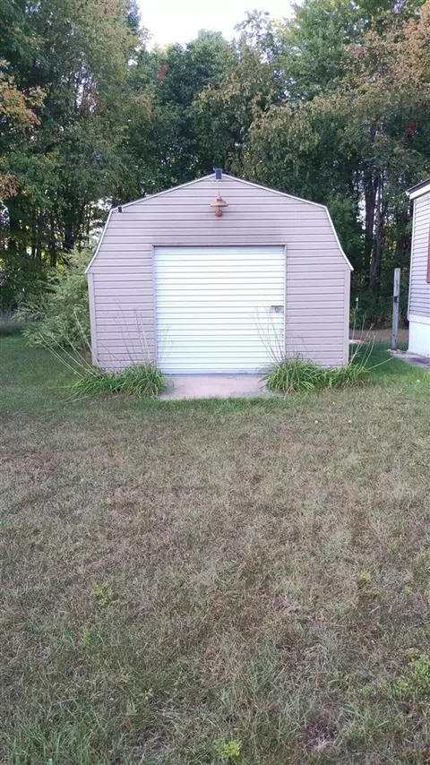 545 E Streambank, Newaygo, MI 49337 photo 5