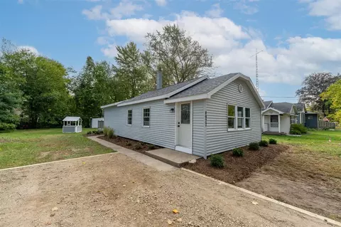 4977 Woodward, Coloma, MI 49038