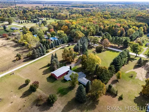 8780 Peck Lk, Saranac, MI 48881