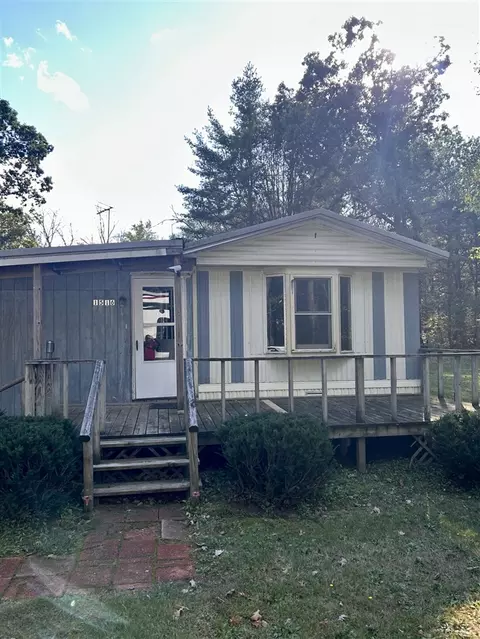 1516 E Rustic, White Cloud, MI 49349 photo 4