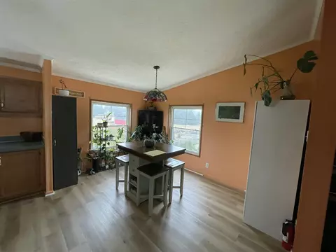 Dining - 9850 Springport, Parma, MI 49269 photo 1 of 1