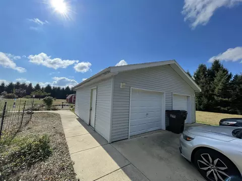 Exterior - 9850 Springport, Parma, MI 49269 photo 3 of 11