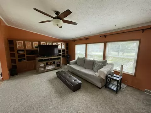 Living - 9850 Springport, Parma, MI 49269 photo 2 of 2