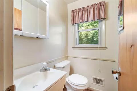 1950 Catalina, Jackson, MI 49201 photo 13