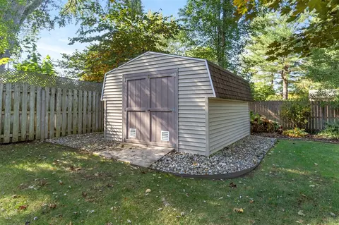 1950 Catalina, Jackson, MI 49201 photo 41