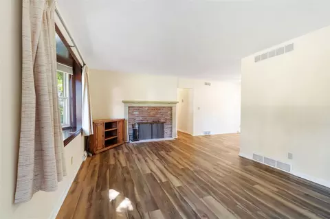 1950 Catalina, Jackson, MI 49201 photo 3