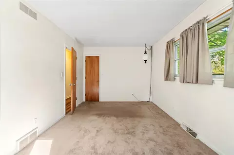 1950 Catalina, Jackson, MI 49201 photo 18