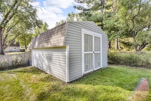 3033 John Glenn, Jackson, MI 49201 photo 3