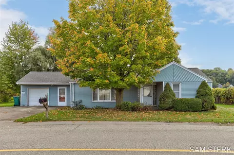 495 Round Lk, Caledonia, MI 49316