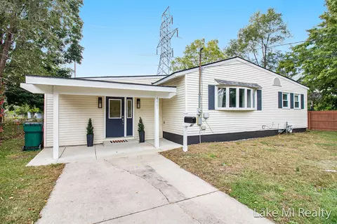 4463 Pinehurst, Wyoming, MI 49548