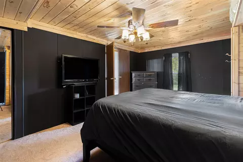 Bedroom - 11291 S Warner, Grant, MI 49327 photo 2 of 4