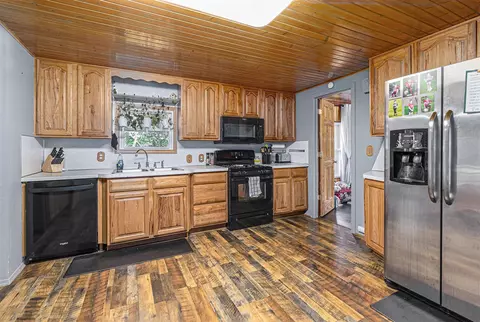 Kitchen - 11291 S Warner, Grant, MI 49327 photo 2 of 2