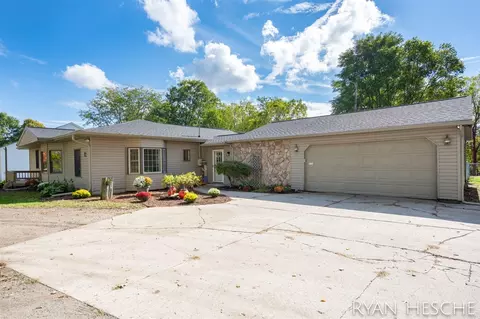12320 Hart, Greenville, MI 48838