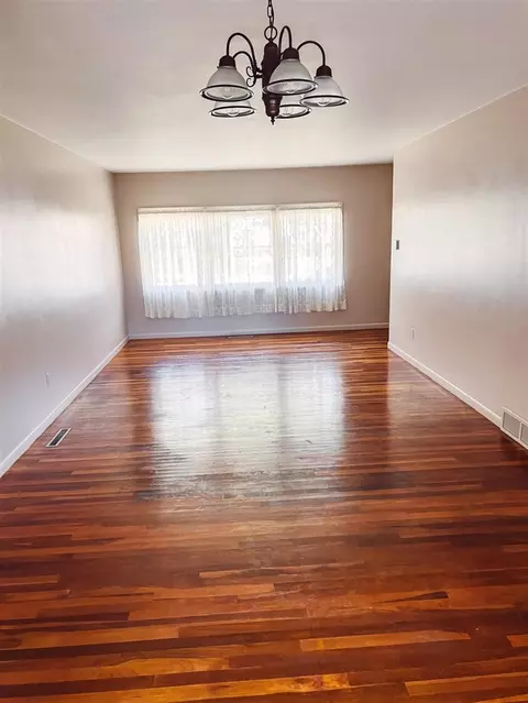 Living - 558 N Mckenzie, Adrian, MI 49221 photo 2 of 2