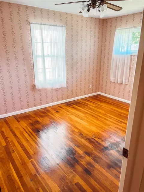 Bedroom - 558 N Mckenzie, Adrian, MI 49221 photo 1 of 2