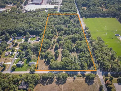 V/l Whitbeck, Montague, MI 49437