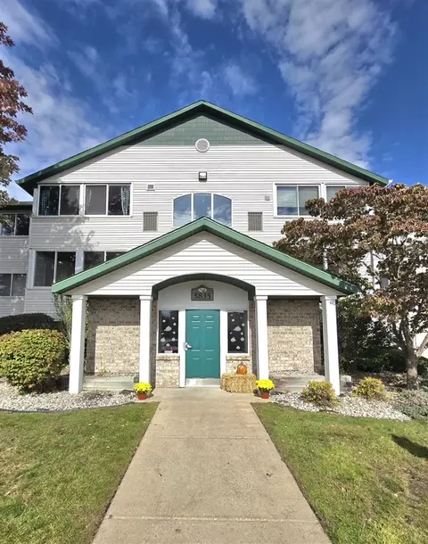 5835 Crosswinds #31, Norton Shores, MI 49444