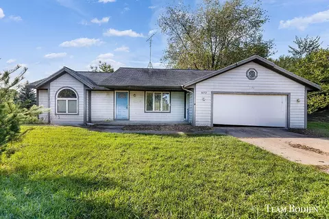 6672 Warner, Allendale, MI 49401