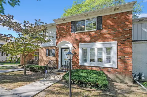 20537 Williamsburg, Harper Woods, MI 48225