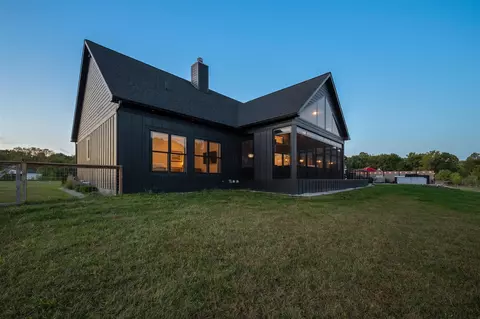 Exterior - 14211 Deer, Buchanan, MI 49107 photo 24 of 28
