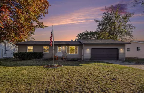 1915 Kregel, Muskegon, MI 49442