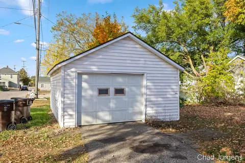 Exterior - 115 E Brg, Big Rapids, MI 49307 photo 5 of 5
