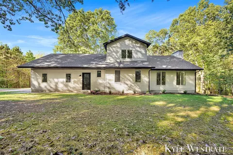 6055 9 Mile, Rockford, MI 49341