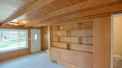 Living - 916 Chippewa, Buchanan, MI 49107 photo 2 of 5