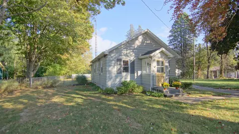 Exterior - 916 Chippewa, Buchanan, MI 49107 photo 2 of 4