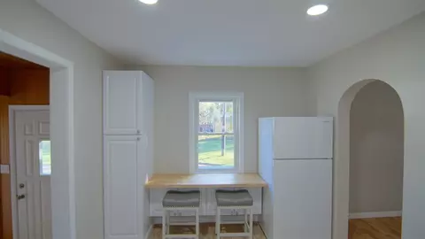 Entry Way - 916 Chippewa, Buchanan, MI 49107 photo 1 of 1