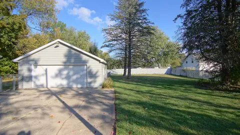 Exterior - 916 Chippewa, Buchanan, MI 49107 photo 1 of 4