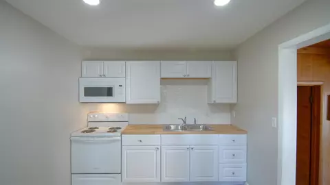 Kitchen - 916 Chippewa, Buchanan, MI 49107 photo 1 of 1