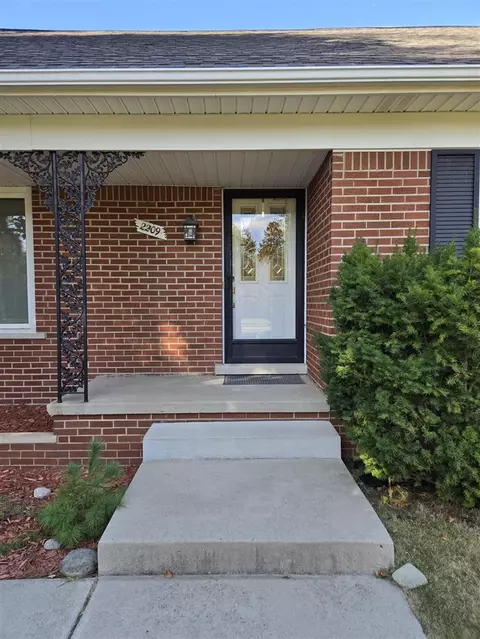 Exterior - 2209 Cromie, Warren, MI 48092 photo 4 of 15