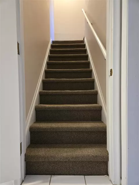 Entry Way - 2209 Cromie, Warren, MI 48092 photo 5 of 9