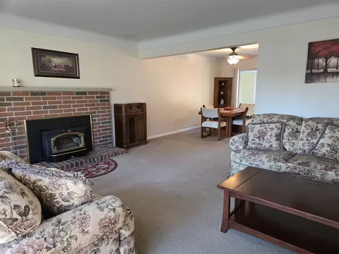 Living - 2209 Cromie, Warren, MI 48092 photo 3 of 3