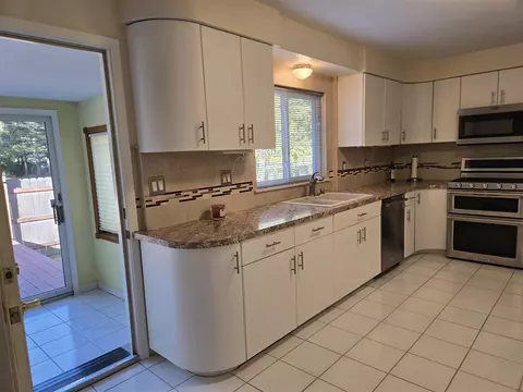 Kitchen - 2209 Cromie, Warren, MI 48092 photo 4 of 4