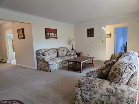 Living - 2209 Cromie, Warren, MI 48092 photo 2 of 3