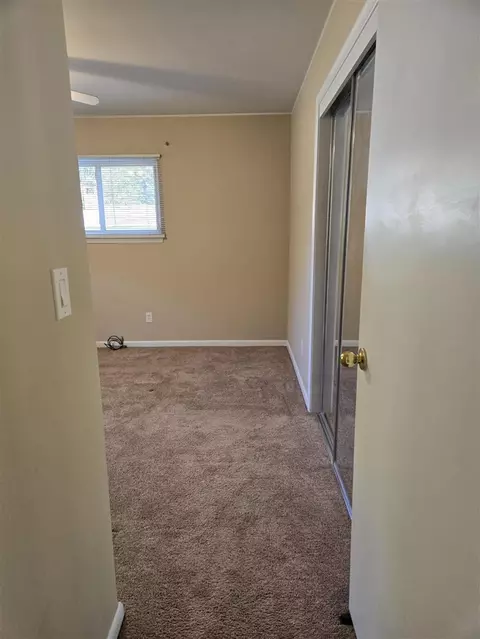 Bedroom - 2209 Cromie, Warren, MI 48092 photo 2 of 8
