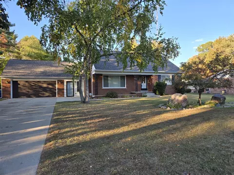 Exterior - 2209 Cromie, Warren, MI 48092 photo 6 of 15